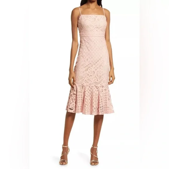 dusty pink lace midi dress Montsand PINK BEADED LACE MIDI DRESS